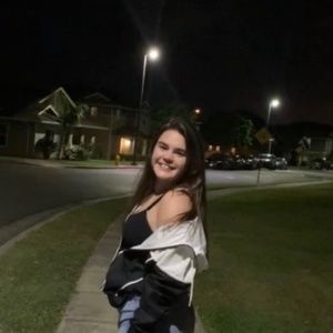 Meet your Posher, Alyssa